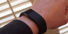  Fitbit ChargeԴƤ